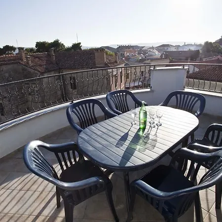 Apartmani Bijeli Delfin Biograd Na Moru Zewnętrze zdjęcie