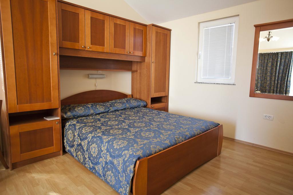 Bijeli Delfin * Biograd Na Moru